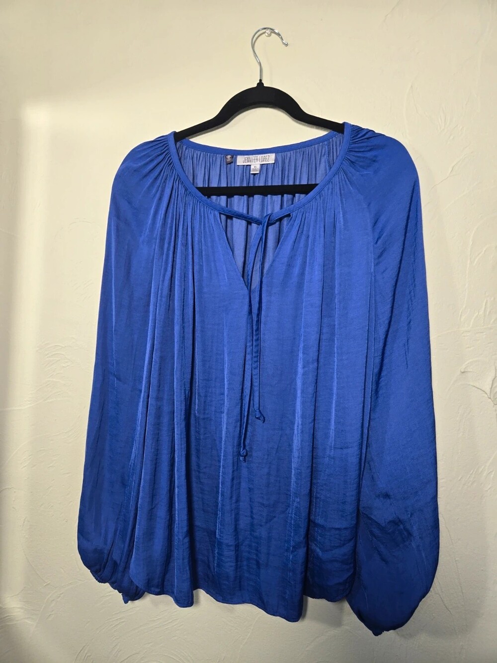 Jennifer Lopez Blue boho- style blouse
